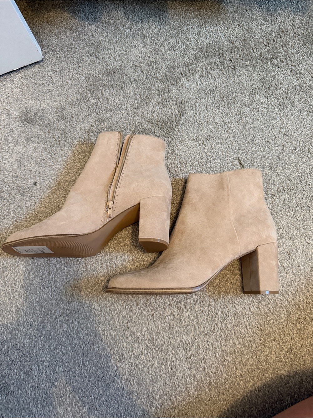 NEW Steve Madden Women’s Beige Suede Block Heel Ankle Boots